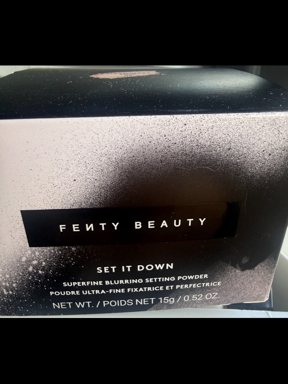 Fenty Beauty Set It Down Superfine Blurring Setting Powder strawberry milk 02